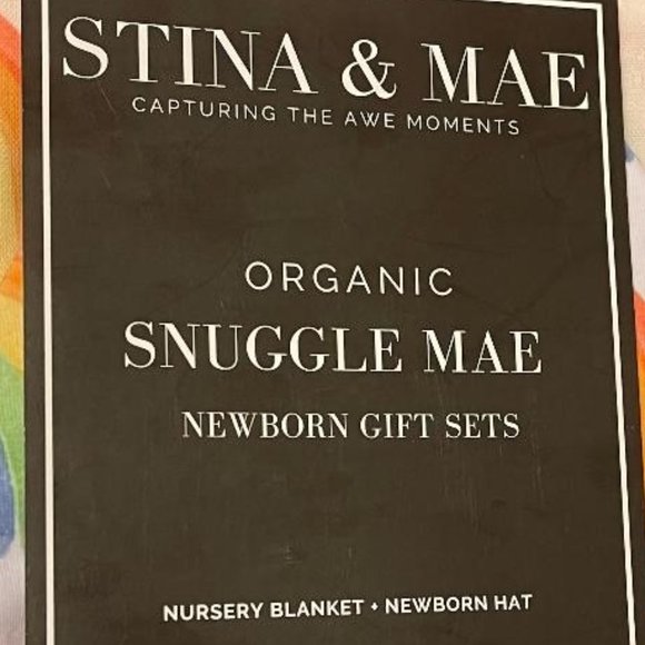 BRAND NEW STINA & MAE ORGANIC NURSERY BLANKET AND NEWBORN HAT GIFT SET RAINBOW - Picture 3 of 6